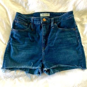 Blue Madewell cut off jean shorts. Size 31